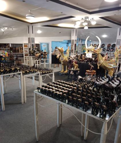 Shopping on Sankhampaeng Chiang mai(บ่อสร้าง สันกำแพง)